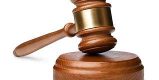 Am Ende der Gerichtsverhandlung steht ein Urteilsspruch.